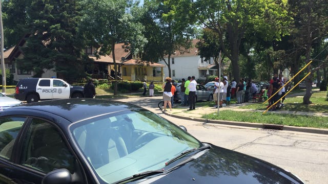 Milwaukee police investigate sudden death: Man found dead in home near 38th & Rohr
