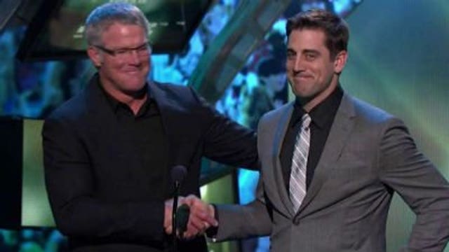 Favre, Rodgers present at NFL Awards in New Orleans