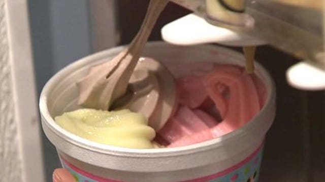 Packers Hall of Famer Will Henderson opens frozen yogurt shops