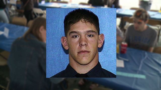 Hundreds turn out to support expecting widow of fallen MPD officer