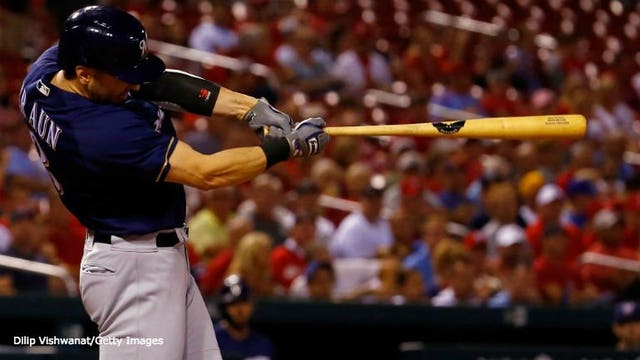 Yelich, Braun, Brewers dent Cards' playoff chances with 12-4 win