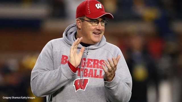 Wisconsin renews contract for coach Paul Chryst
