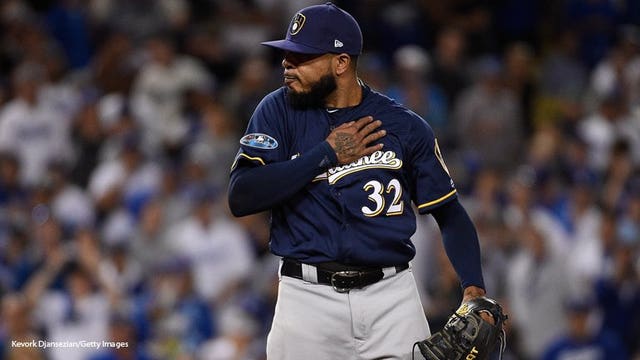 Report: Milwaukee Brewers pick up Jeremy Jeffress' $3.175M club option for 2019