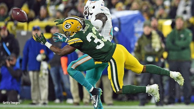 Aaron Jones helps Packers run away for 31-12 win over Dolphins