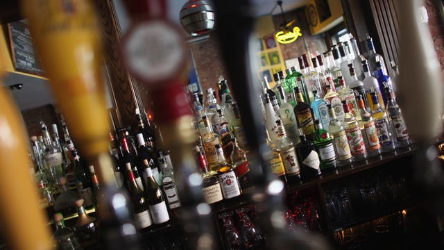 Alcohol to-go could become permanent in Texas after pandemic ends, governor says