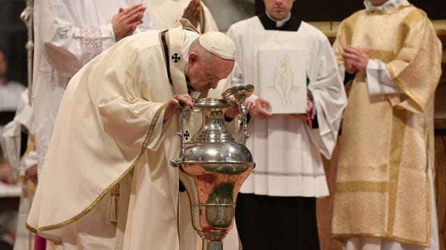 Pope Francis celebrates Holy Thursday ahead of foot-washing ritual