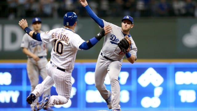 Hernandez's 3-run homer lifts Dodgers past Brewers 5-3