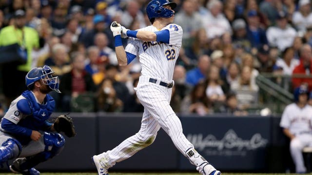 Yelich homers twice, Brewers beat Dodgers 5-0