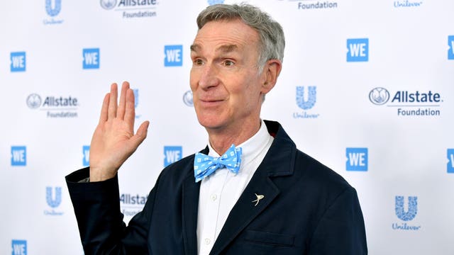 Bill Nye demonstrates effectiveness of COVID-19 mask materials on TikTok