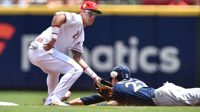 Castillo pitches Reds past slumping Brewers 1-0
