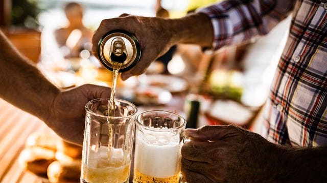 Jump in retail-store beer sales gives new life to flagging mainstream beer brands