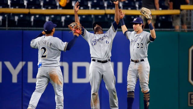 Yelich homers twice, Brewers beat Pirates 9-7