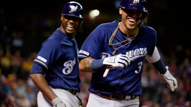 Arcia delivers late, Brewers add on in win over D-backs