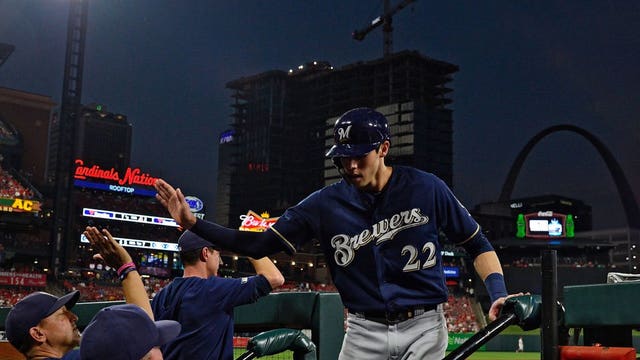 Brewers knock Cardinals out of 1st place with 5-3 win