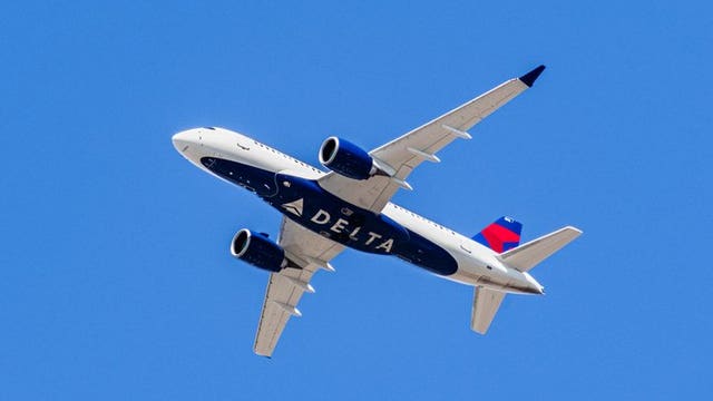Delta Air Lines to reintroduce some beer and wine choices on flights over 500 miles
