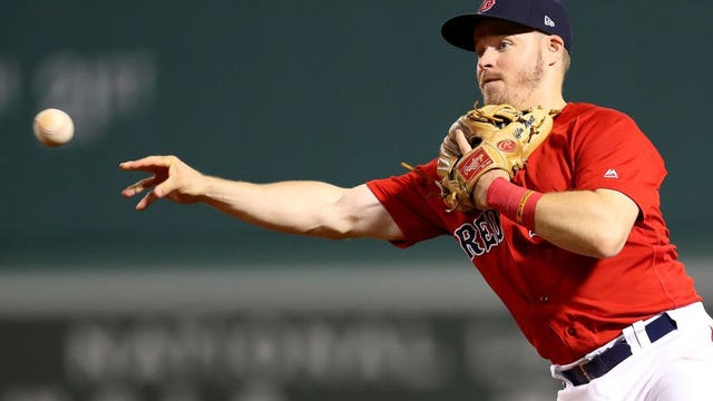 Milwaukee Brewers sign IF/OF Brock Holt to 1-year deal with club option for 2021