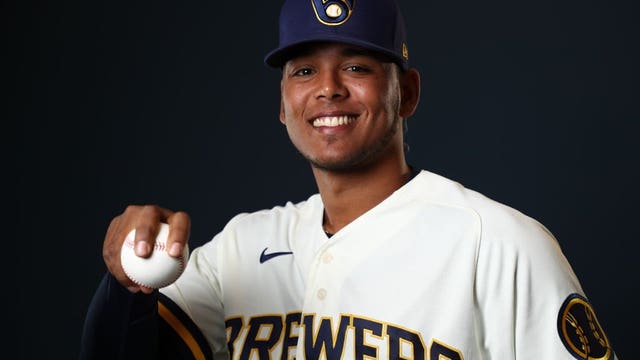 Freddy Peralta gets $1.17M signing bonus in $15.5M Brewers deal