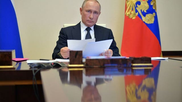 Vladimir Putin extends Russia's coronavirus shutdown to May 11