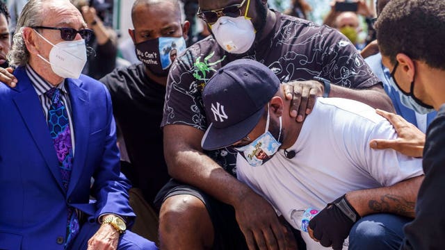 On the spot where George Floyd died, his brother urges calm: 'Don’t tear up your town’