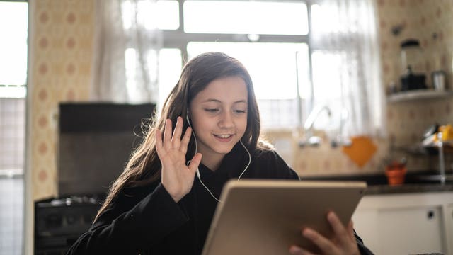 Volunteers use internet to check foster kids during pandemic