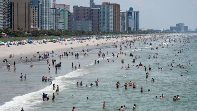 US holiday fuels worries about skyrocketing virus cases