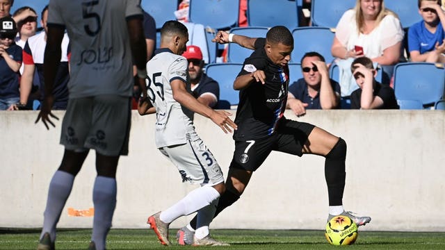 French fans allowed back into stadium for soccer