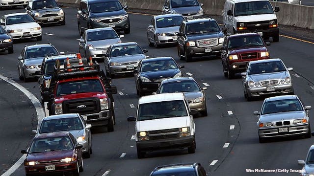 EPA: Gas mileage dropped, pollution rose for 2019 vehicles