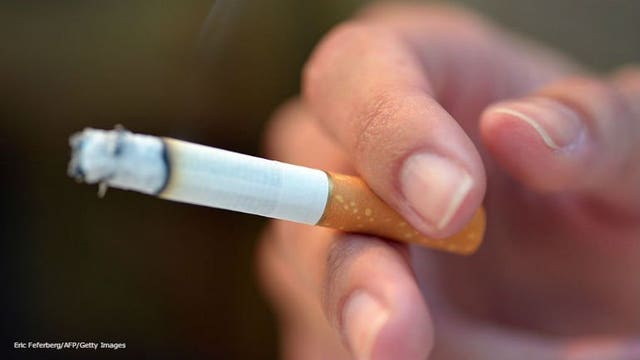 Health panel expands lung cancer screening for more smokers