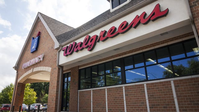 2 women charged by feds for Walgreens robbery, coughing on employees