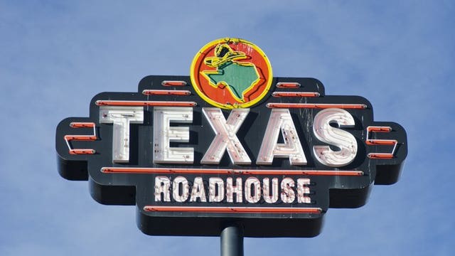 Texas Roadhouse CEO foregoes salary for 1 year to pay workers amid coronavirus