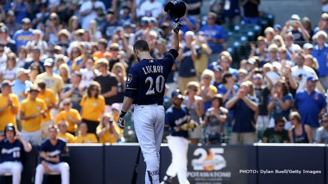 Standing ovation for Jonathan Lucroy at Miller Park in what could be his final appearance for Brewers
