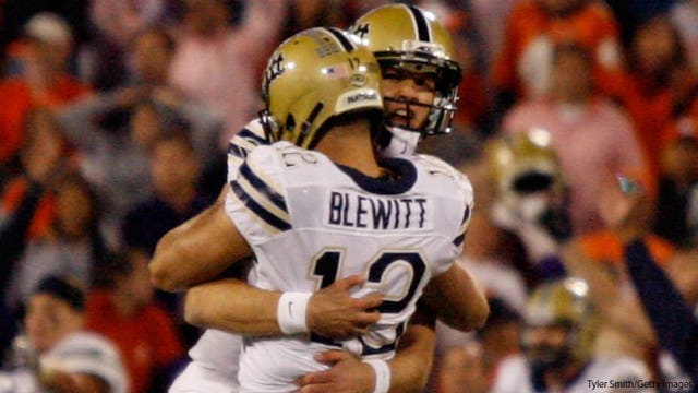 Chicago Bears sign kicker named Chris Blewitt