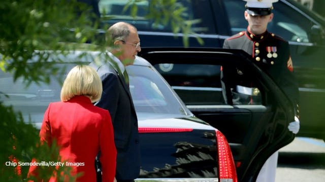 What US-Russia crisis? Pres. Trump seeks closer ties in WH meeting with Putin's top diplomat