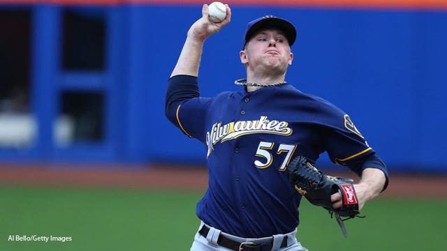 Anderson sharp, Brewers get help on odd play, beat Mets 2-1