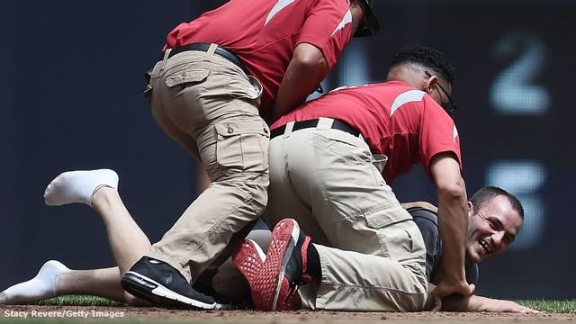 Milwaukee Brewers game interrupted by streaker