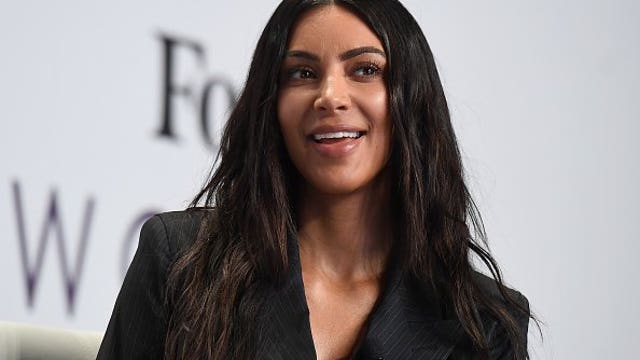 TMZ: Kim Kardashian says she makes $300K to $500K per Instagram post