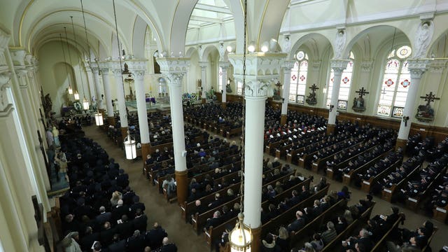 Slain Chicago officer remembered as 'model cop'