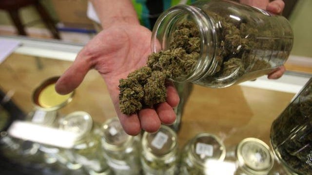 Legal recreational marijuana sales to begin Jan. 1 in Chicago after City Council ordinance fails