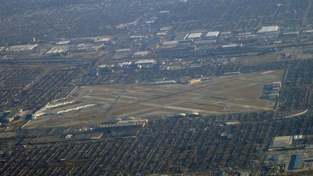 Air traffic control tower temporarily closed at Chicago Midway International Airport