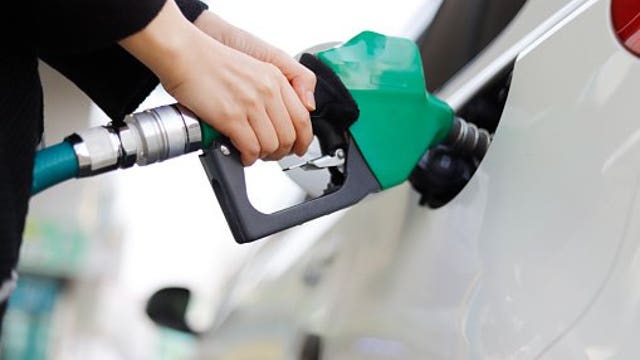 Average US price of gas spikes 10 cents per gallon