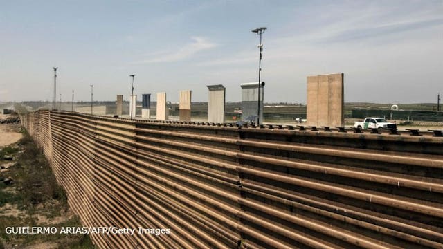 Arizona, Texas pledge 1,300 troops for Trump's border fight