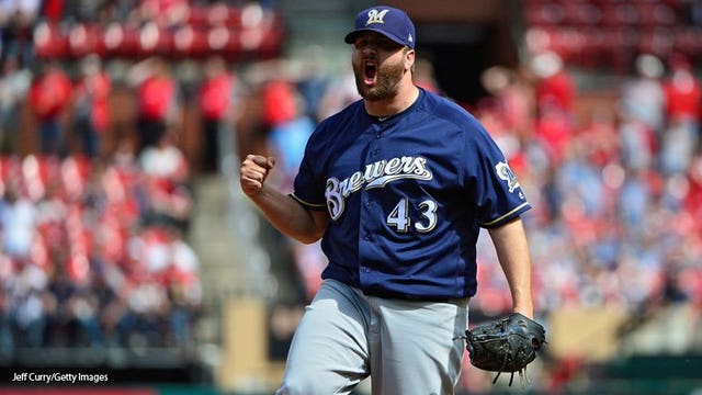 Matt Albers hangs on for 1st save as Brewers top Cards 3-2