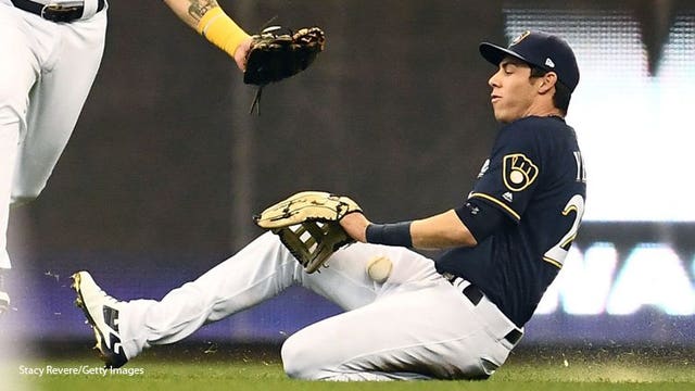 Yelich makes snazzy grab in return from DL, Brewers top Reds