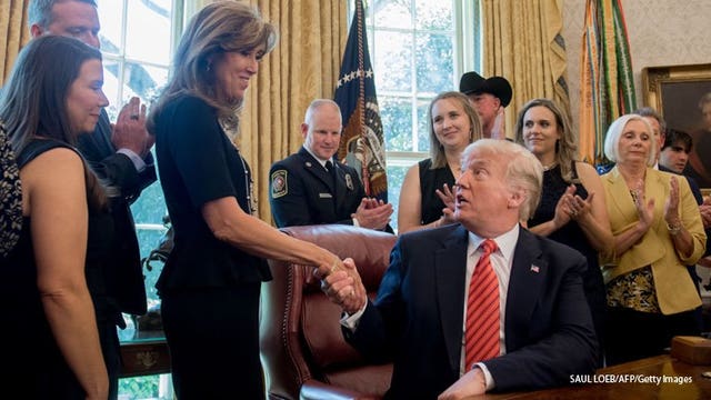 President Trump welcomes Southwest Airlines flight crew, passengers