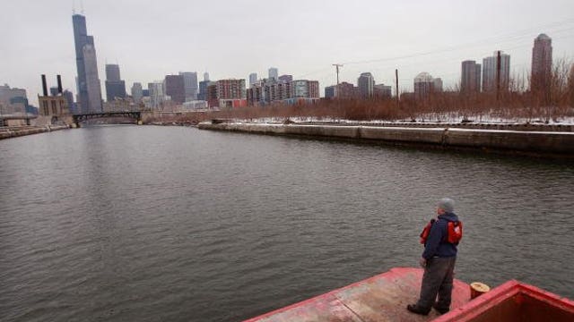 Illinois governor OKs 1st steps on blocking Asian carp