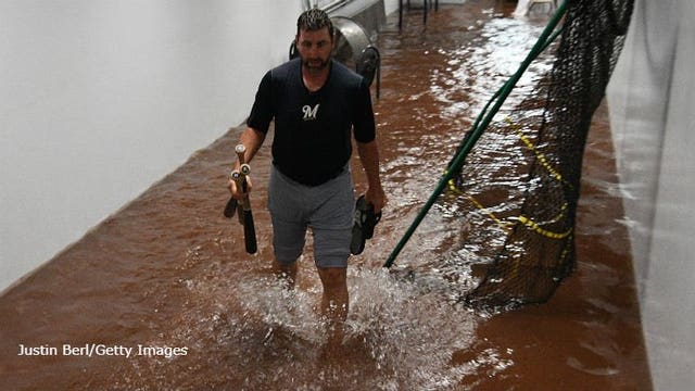 Pirates and Brewers rained out; Braun has therapy on thumb