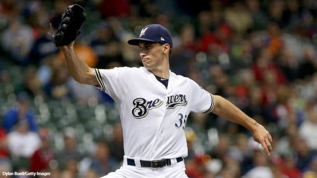 Suter, Brewers avoid arbitration, reach 2-year, $2.5M deal