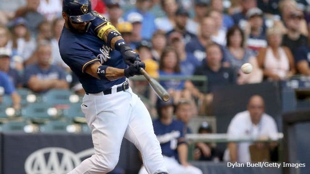 Brewers place Villar on 10-day DL with thumb injury