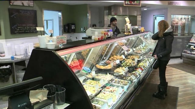 Packers playoff matchup means BIG business for bars, grocery stores, caterers as folks plan parties