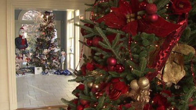 Tour of Wisconsin Governor's Mansion, decked out for the holidays